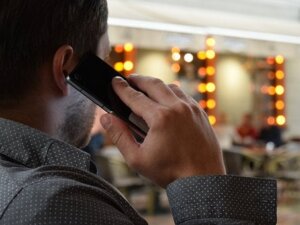 0367387130からの電話には早めの対応を!